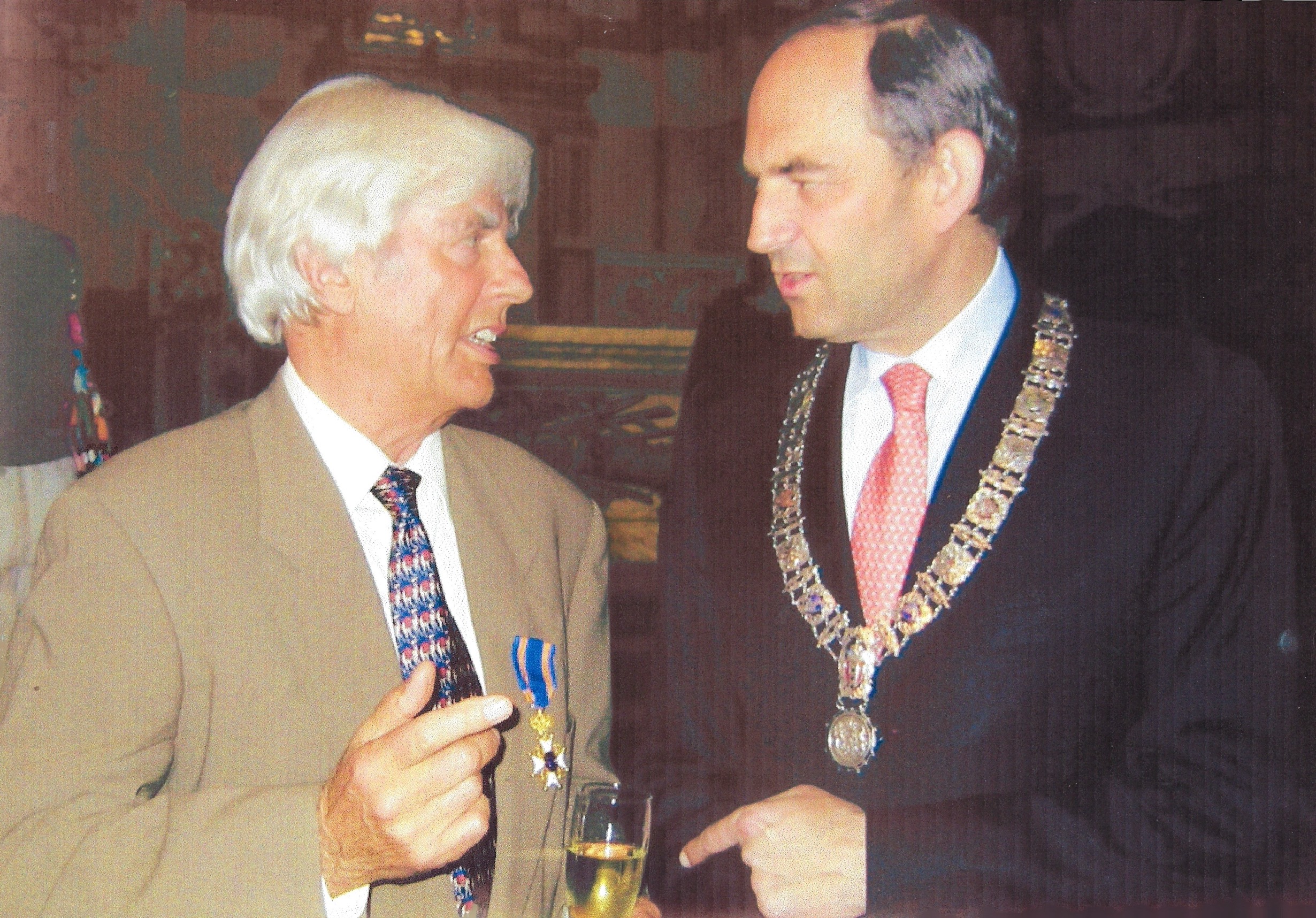 Orde van de Nederlandse Leeuw 2004 met Burg. Job Cohen